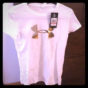 Under Armour heat gear t-shirt with gold detail!